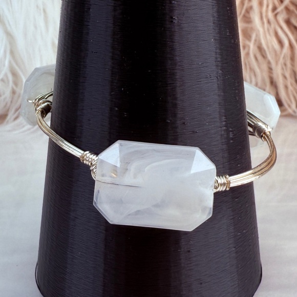 Silvertone Wired Wrapped Clear White Chunky Accent Bangle Bracelet - Picture 1 of 4